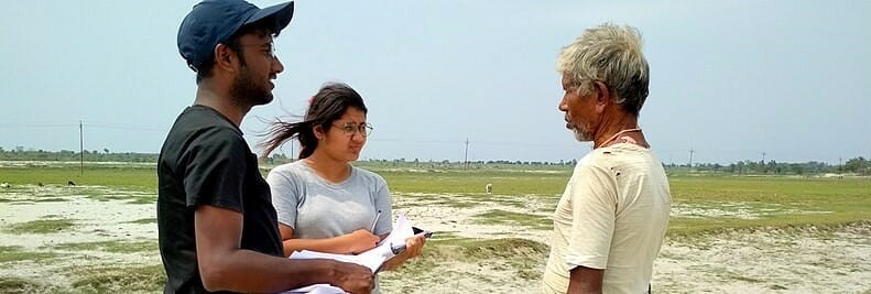 Questionnaire_survey_with_farmers_of_Koshi_Tappu_Wildlife_Reserve_Aditya Pal_Wikimedia (2)